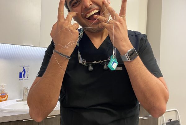 how-to-floss-with-braces